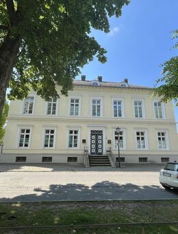 2-3-Zimmer-Altbauwohnung in Bestlage von Detmold - Detmold