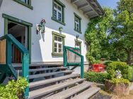 Alleinlage... soweit weit das Auge reicht! Traumhaftes Landhaus inkl. Pferdeboxen mit 94.000 qm Wiese & Natur! - Küssaberg