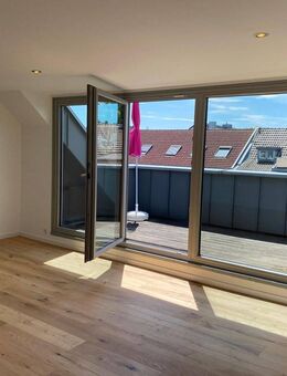 Freie, frisch sanierte 2-Zimmer -ETW im Dachgeschoß mit Terrasse im begehrten Wohnviertel Köln-Ehrenfeld. - Köln