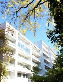 Im Herzen von Augsburg: Sanierte Wohnung mit Balkon, Schwimmbad & Sauna - Augsburg