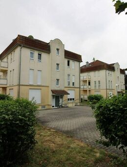 Sofort bezugsfertig! Möblierte Etagenwohnung mit Balkon und Stellplatz - Markranstädt