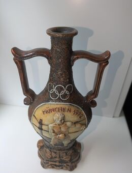 Leere Weinflasche Olympiade 1974 - Hamburg