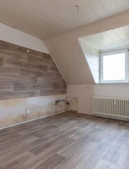 Ca. 51 m² große 2-Zimmer-Dachgeschosswohnung mit Tageslichtbad in Hagen-Eilpe - Hagen (Stadt der FernUniversität)