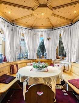 Sehr gut gepflegtes Bayerisches Landhaus mit professionell eingerichteter Garage! - Fahrenzhausen