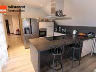 Großzügige Dachgeschosswohnung (KFW 70) mit EBK und Balkon, in einem Zweifamilienhaus, ab dem 01.09.2025, in Wardenburg zu vermieten! - Wardenburg