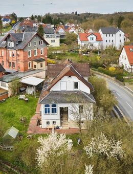 Stadtnahes Zweifamilienhaus auf traumhaftem Grundstück in Coburg - Coburg