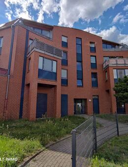 Lichtdurchflutete Dachgeschosswohnung - Bitterfeld-Wolfen