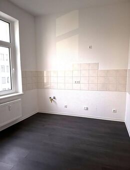 Frisch renoviert mit Wannenbad und geräumiger Küche - Magdeburg