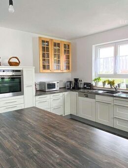 Neuwertiges Einfamilienhaus mit moderner Raumaufteilung und großer Einbauküche - Nördlingen