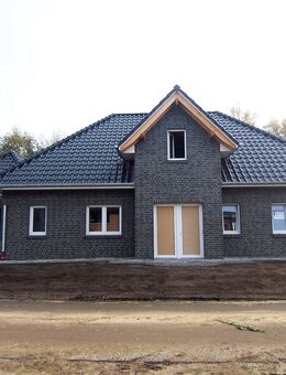 Hochwertiger Neubau Walmdachbungalow - auch nach Ihren Wünschen - Walchum