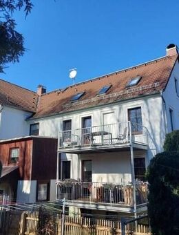 gepflegtes MFH mit 8 Mietparteien, Stellplätzen und großem Garten - Oberlungwitz