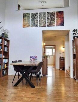 Pfullingen -3-Zi.-DG-Maisonette im Atelierstil mit Balkon & loftähnlicher Galerie mit Dachterrasse ! - Pfullingen