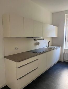 Zweitbezug nach Sanierung I helle 2-Raum-Wohnung in Connewitz I EBK I Badewanne und Dusche - Leipzig
