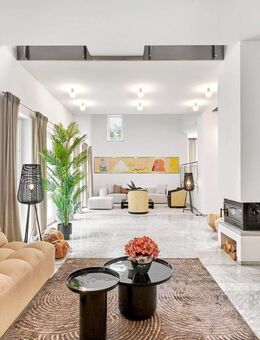 Viel Raum und Privatsphäre: Stilvolles Ensemble aus Haupt- und Gästehaus mit Traumgarten - München