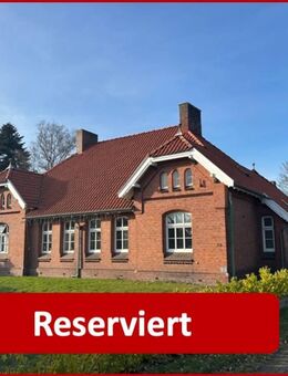 * Historische Denkmalgeschützte Doppelhaushälfte (links) in Wymeer, Ostfriesland * Komplett saniert 2022 * - Bunde