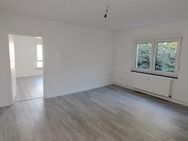 Viel Platz für ihre Wohnideen, 2 Zimmer Wohnung, frisch renoviert - Solingen (Klingenstadt)