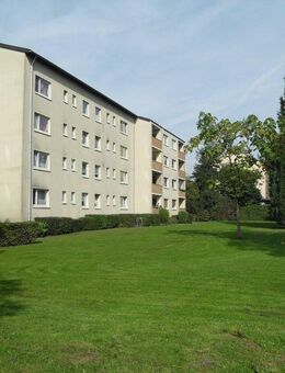 Kapitalanlage: 3-Zimmer- Wohnung: zentrale und verkehrsgünstige Lage mit Blick ins Grüne! - Krefeld