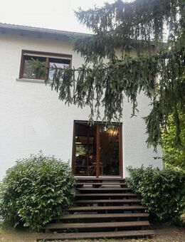 Wohlfühloase mit besonderem Flair auf Erbpachtgrundstück - Frankfurt (Main)
