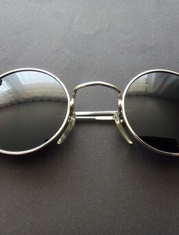 TAIWAN R.O.C. Sonnenbrille - Essen