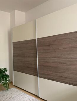 Schwebetürenschrank weiß/braun - Chemnitz