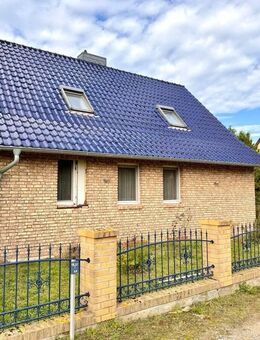 HORN IMMOBILIEN ++ Rossow bei Löcknitz, Einfamilienhaus mit großer Garage - Rossow