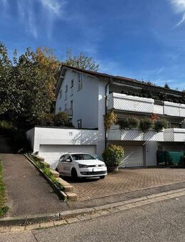 Charmante Dachgeschosswohnung mit Loggia & Blick ins Grüne - 97 m² in Top-Lage Freiburg-Zähringen - Freiburg (Breisgau)