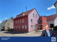 Einfamilienhaus in Ichenhausen - Großzügiges Wohnen auf ca. 243 m² mit Garten und zwei Stellplätzen - Ichenhausen