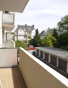Großzügige Helle und freundliche 2 Zi. Whg. in begehrter Lage - Offenbach (Main)