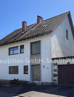 Freistehendes Einfamilienhaus mit Garten, Carport und Garage in Ottweiler - Ottweiler