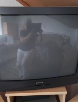 Stereo Fernseher, 67cm - Nauen Zentrum