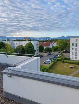 Exklusive 3-Zimmer-Penthousewohnung mit 36?m² Dachterrasse und zwei Stellplätzen - Rastatt