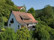 Charmantes Landhaus mit traumhaftem Ausblick - in naturnaher Steilhanglage - Pommelsbrunn