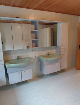 Gepflegte, große Vierzimmerwohnung mit Balkon - Moosburg (Isar)