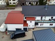 Attraktives Zweifamilienhaus mit Gewerbehallen und vielseitiger Nutzungsmöglichkeit - Dillingen (Donau)