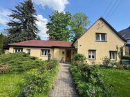 Freistehendes Einfamilienhaus mit großem Eckgrundstück in idyllischer Lage - Leipzig