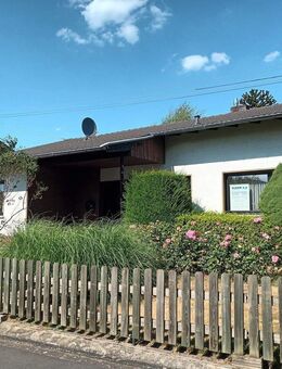 PREISSTURZ Solider Bungalow mit insges. 200 m² Wohnfläche! - Niederkassel
