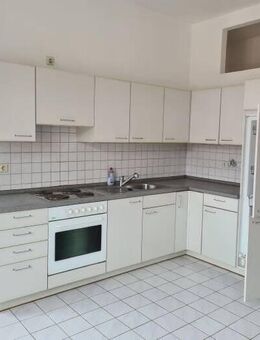 Sonnige 2-Raumwohnung in einem gepflegten Mehrfamilienhaus - Löbau