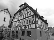 Denkmalgeschütztes historisches Gasthaus mit vielseitigem Potenzial im mittelalterlichen Ortskern! - Erbach (Hessen)