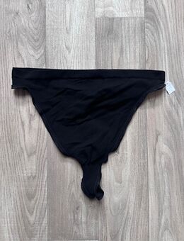 Calvin Klein String, neu, Größe M - Leverkusen