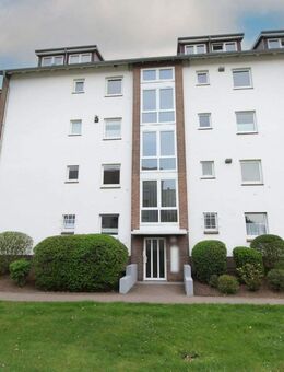 Gepflegte 3-Zimmer-Wohnung mit Balkon, Einbauküche, PKW-Stellplatz und Kellerraum - Neustadt (Holstein)