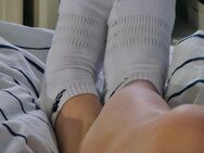 Hübsche adidas Socken gebraucht - Rhede