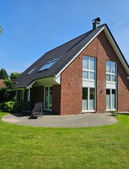 !Energieklasse A+! Sie müssen nur noch einziehen: Viebrockhaus mit Wärmepumpe in traumhafter Lage! - Ahrensburg