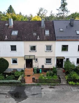 Charmantes Reihenmittelhaus mit Sanierungsbedarf am Waldrand - Schwanstetten