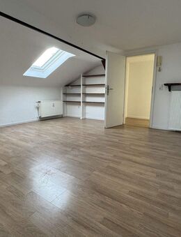 Gemütliche DG-Wohnung in Herkenrath für Familie oder WG - Bergisch Gladbach