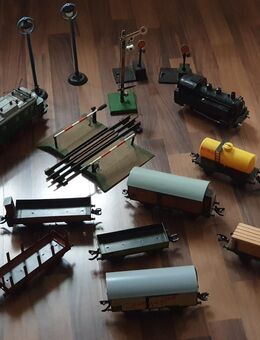 Biete hier eine alte Zeuke Eisenbahn mit Zubehör an - Barby (Elbe)