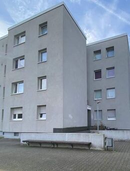 Frei im Erdgeschoss: 4 Zimmer Wohnung mit Balkon - Düsseldorf