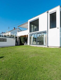 Kernsanierte 2,5-Zimmer-Erdgeschosswohnung in Reichenbach u.R. mit Ankleide, Garage und Garten - Donzdorf