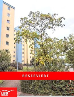 Top-Wohnung mit Weitblick: Perfekt geschnittene 3-Zimmer-Wohnung mit Loggia und Parkplatz - Erlensee