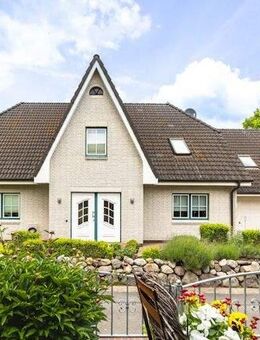 Großzügiges Kapitänshaus mit Doppelgarage und Carport in ruhiger Lage - Dörpling