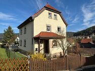 Charmantes Einfamilienhaus mit ausgebautem Dachgeschoss und idyllischem Garten - Weißenbrunn